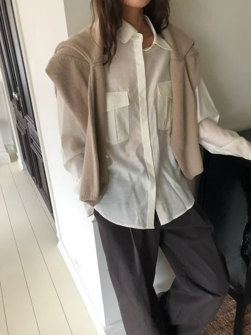 正韓穿搭：早秋微辣小細節✨ 方領不對稱、露肩挖洞...這幾款上身好看死！