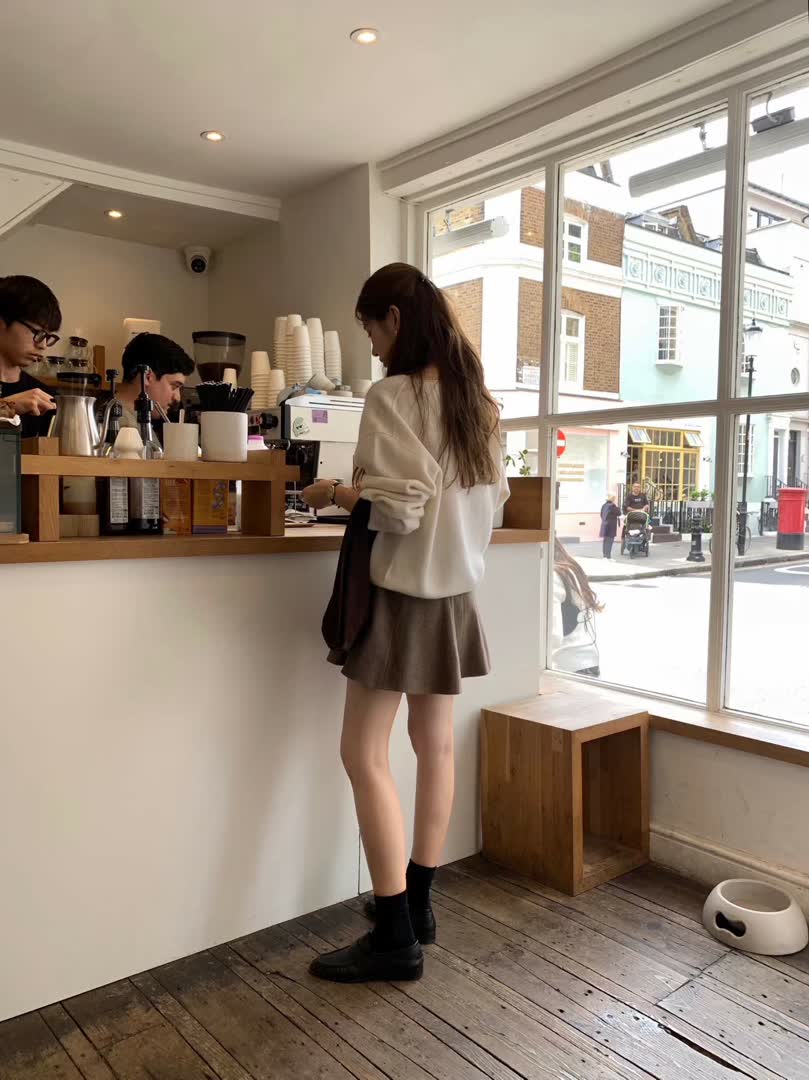 OU家寬版落肩針織上衣