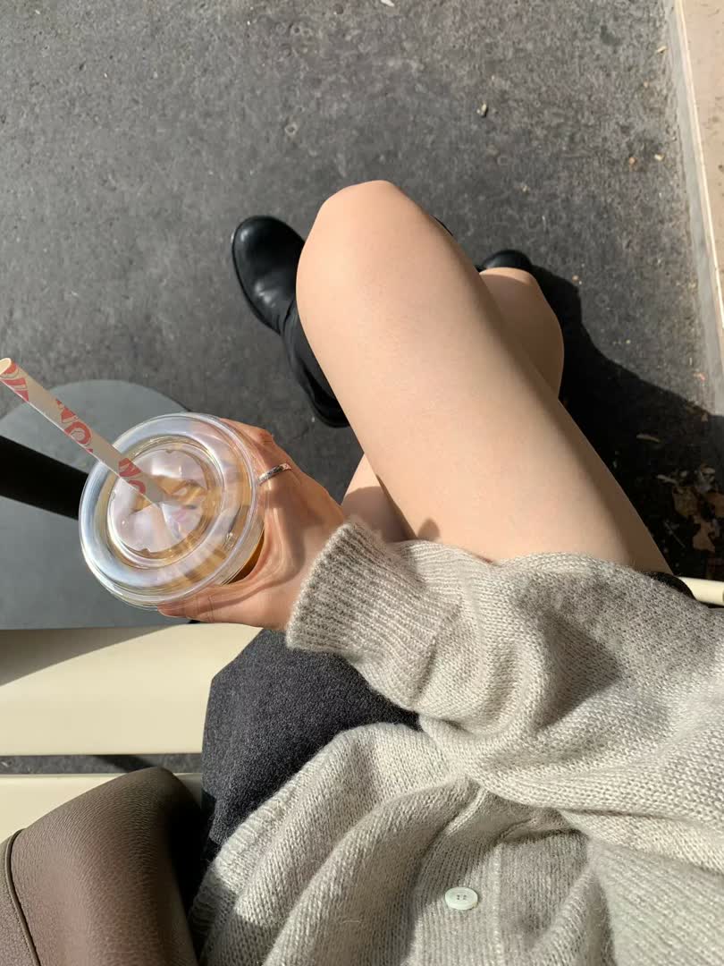 OU家柔灰澎澎針織外套