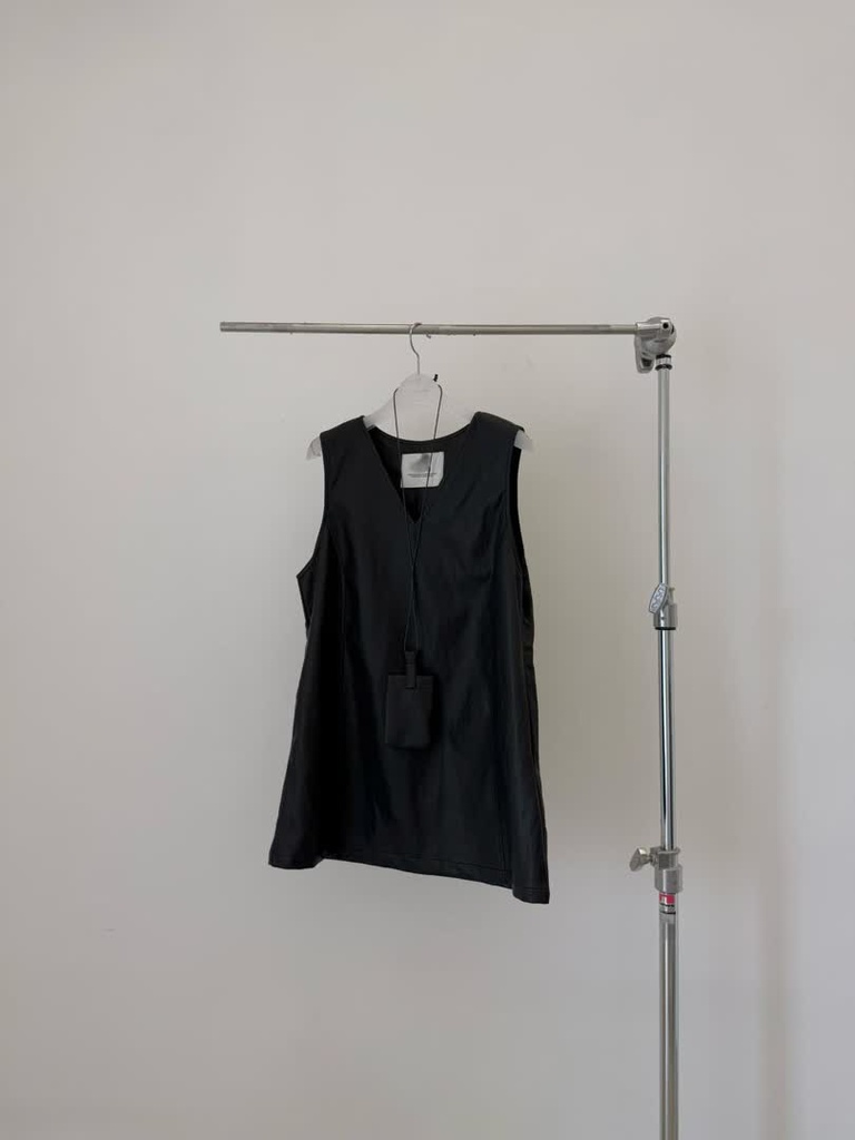 AL家皮革感V領背心洋裝 商品圖 1