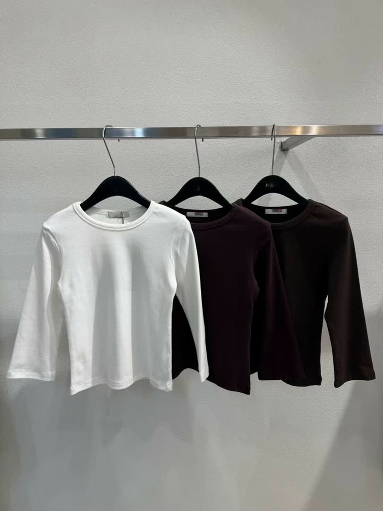 KI家修身圓領長袖上衣 商品圖 1