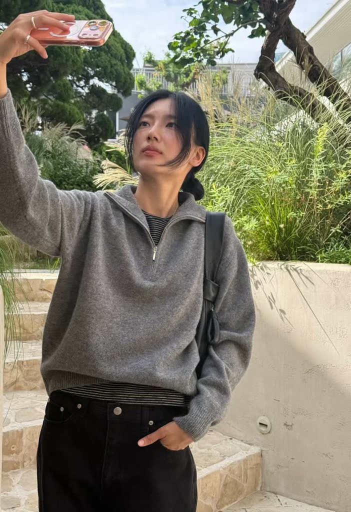 AG家半高領拉鍊針織衫
